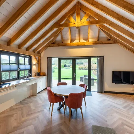 Buitenliefde, Prachtige Vakantiewoning Midden In De *