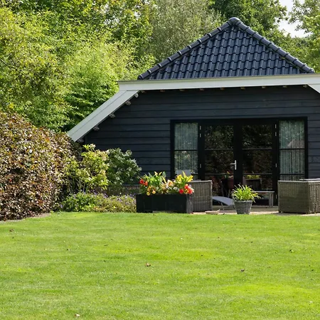 Buitenliefde, Prachtige Vakantiewoning Midden In De Apartment